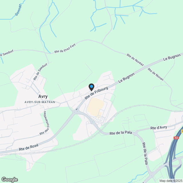 Prächtige Reihenhaus-Villa mit Garten und überdachter Terrasse - Karte