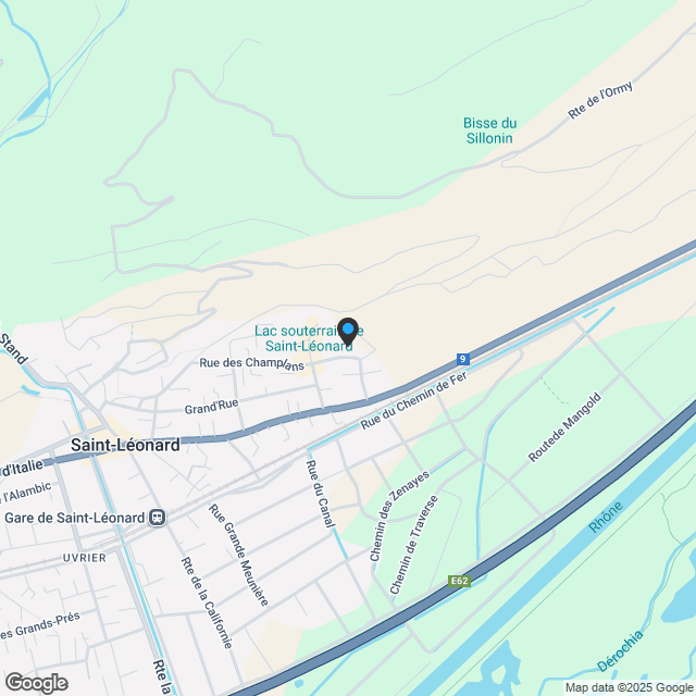 Ein helles und geräumiges Apartment, das modernen Komfort und eine große Terrasse kombiniert - Karte