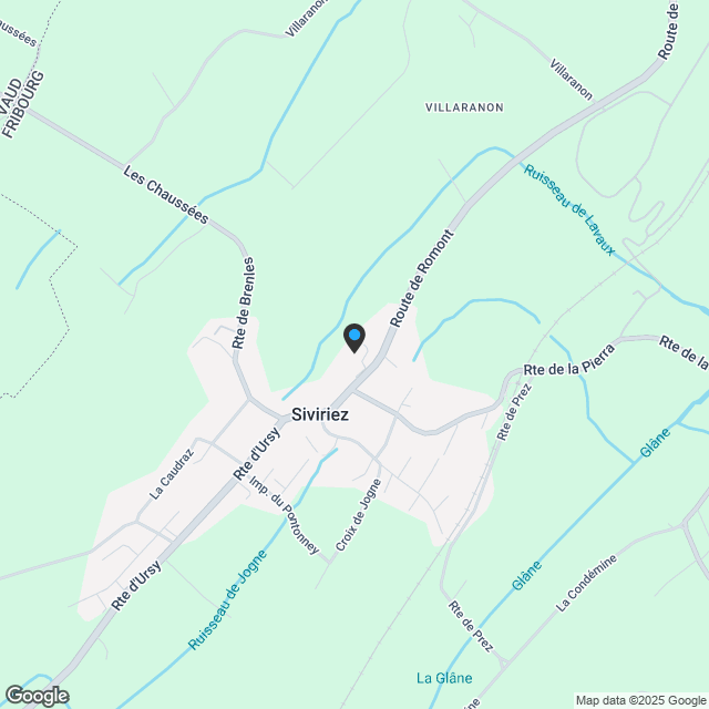 Helles und funktionales neu gebautes Landhaus, abseits der Straße - Karte