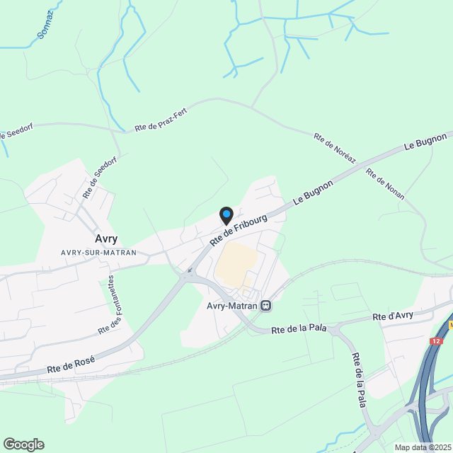 Prächtige Reihenhaus-Villa mit Garten und überdachter Terrasse - Karte