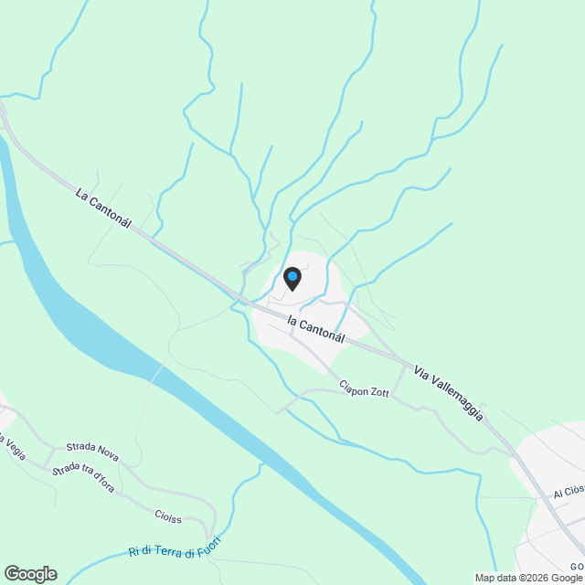 Luce, beton e legno incastonati tra il verde e le montagne Valmaggesi - Karte