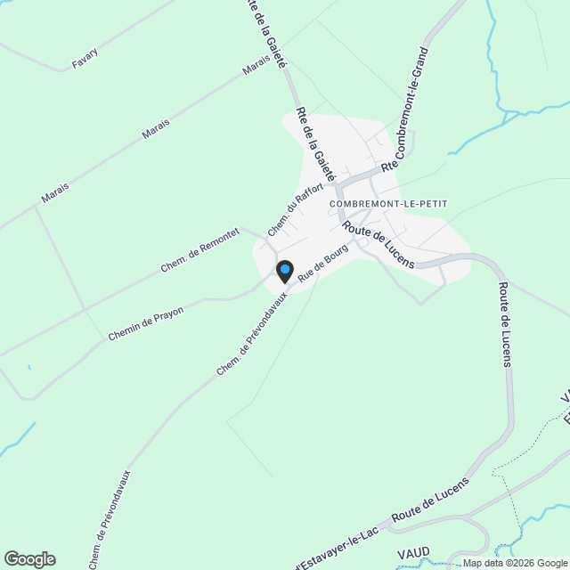 Villa neuve sur plan dans un espace verdoyant - Karte