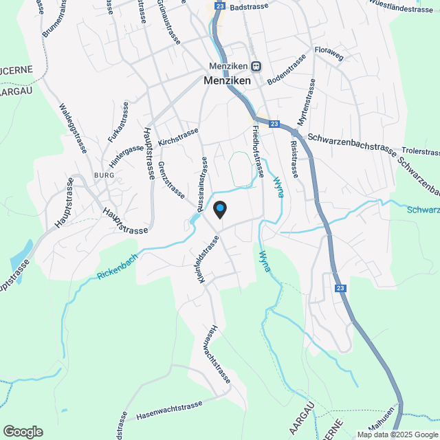 modern, einzigartig, mit Sportplatz und Freibad in unmittelbarer Nähe - Karte