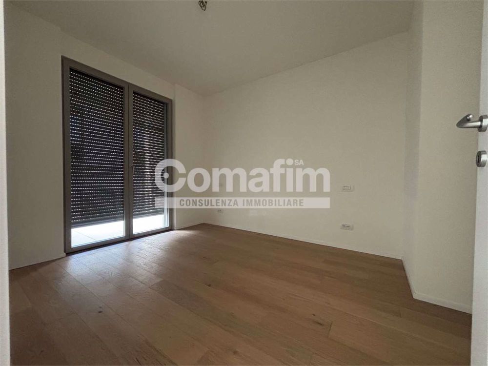 Chiasso : 2.5 locali al 1°P - Moderno con terrazzo - Bild 7