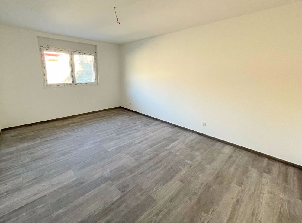 Neue Wohnung im letzten Stock mit schöner Terrasse - Bild 9