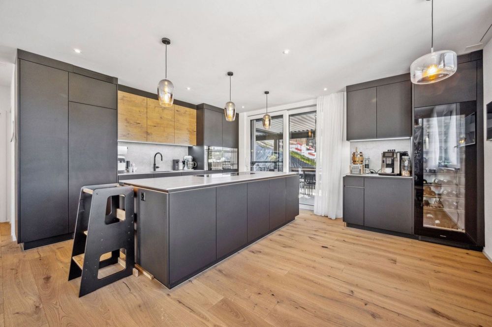 Ihr Rückzugsort mit Stil und Weitblick – Designhaus mit 6.5 Zimmern - Bild 2