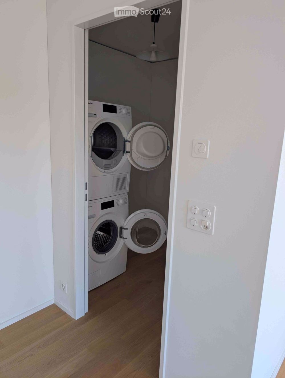 Moderne 4.5-Zimmer-Wohnung mit Panoramablick im RhyfallTower in Neuhausen am Rheinfall - Bild 12