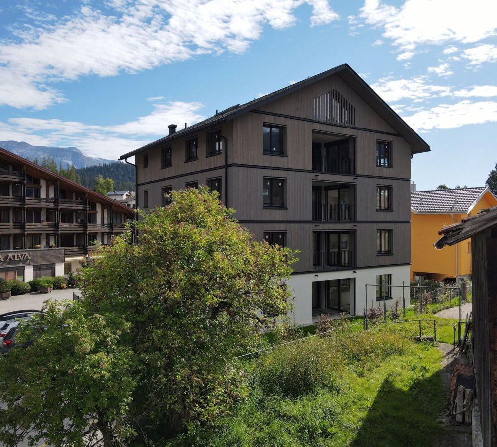 Moderne 4.5-Zimmer-Neubau-Wohnung mit Bergblick in Laax (Erstwohnsitz) - Bild 1
