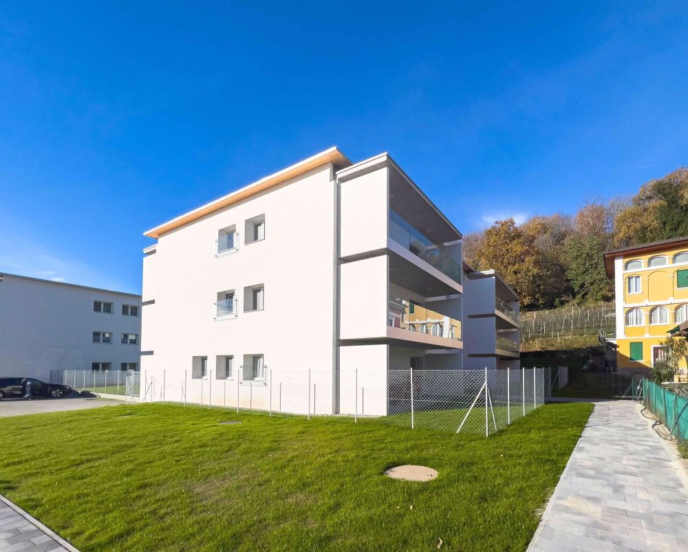 3.5 locali con ampio giardino - Bild 1