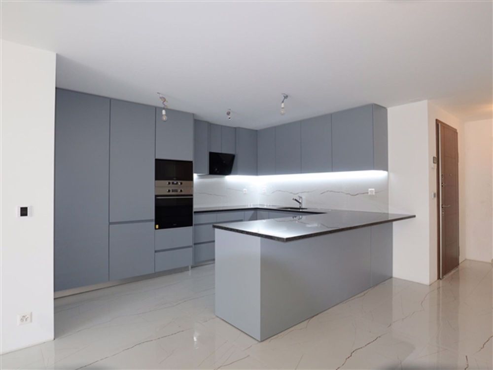 Große Neubauwohnung mit 2 Balkonen und Parkplatz - Bild 4