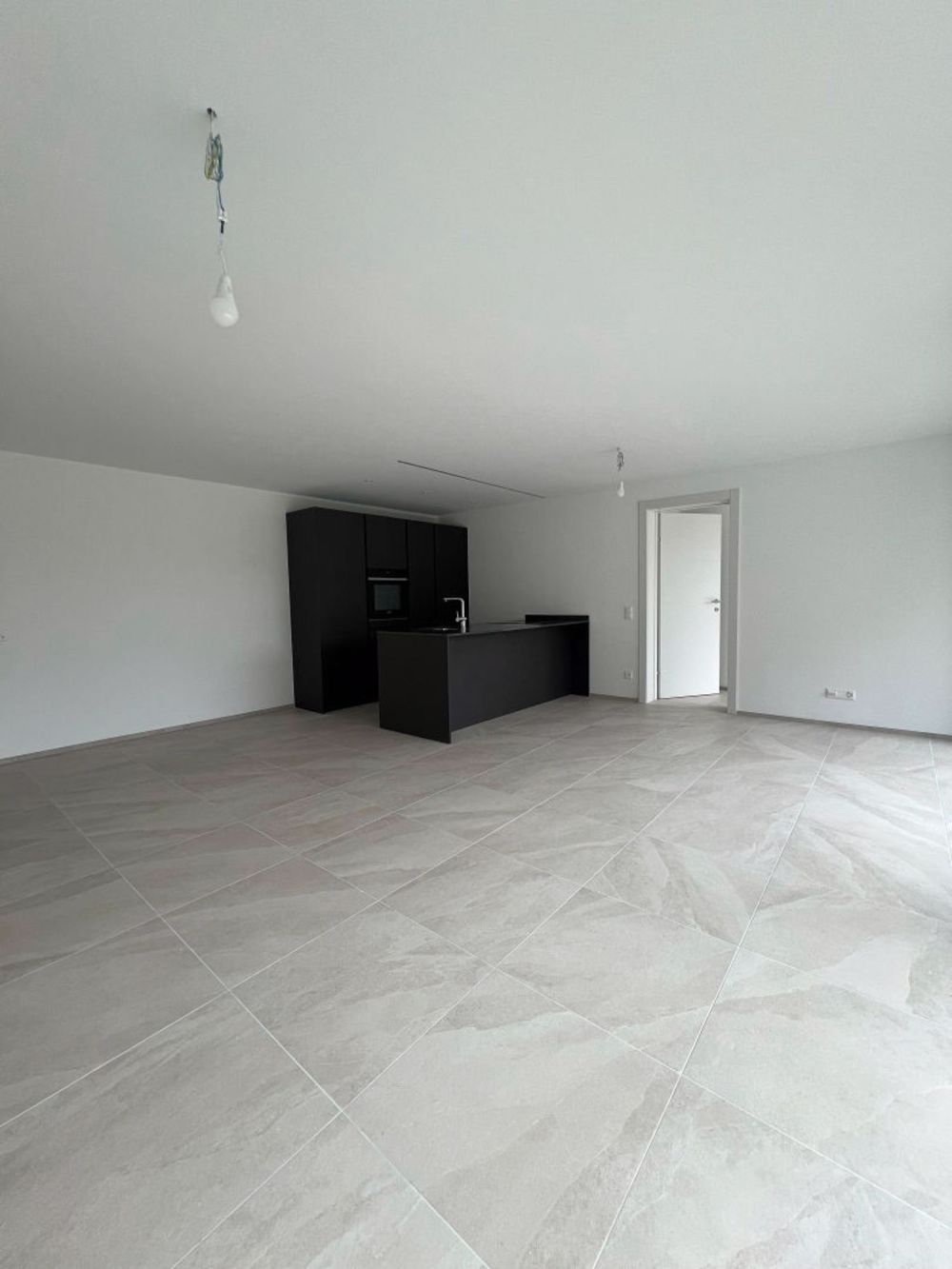 Wohnung mit 3.5 Zimmern und Garten in Tenero - Bild 2