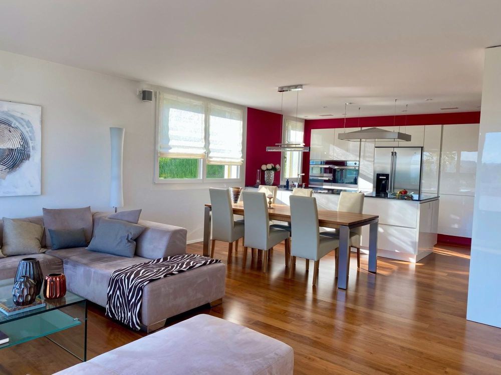 Exklusive 4.5-Zimmer-Terrassenwohnung mit Panoramablick und Top-Ausstattung - Bild 4