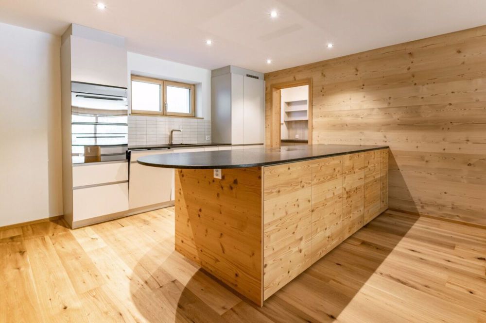 Top moderne 3.5-Zimmer-Erstwohnung im Neubauchalet Grintil - Bild 2