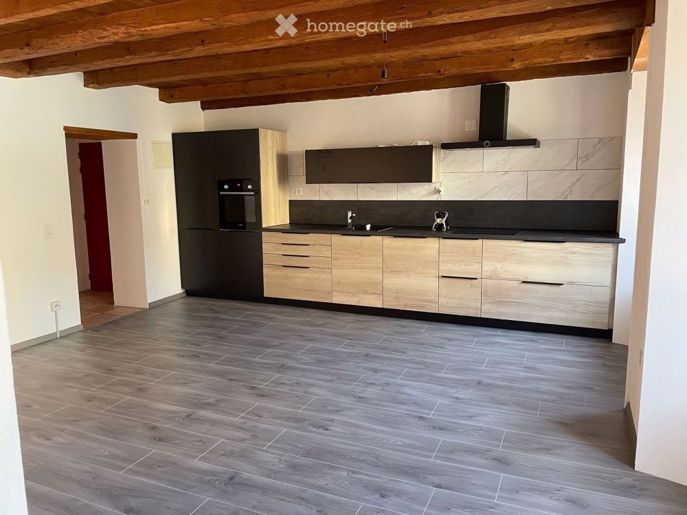 Magnifique appartement de 7.5 pièces à Travers, Val-de-Travers - Bild 1