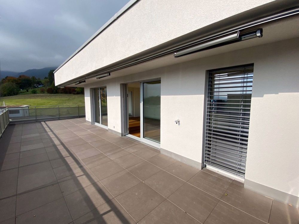 Exklusive Attikawohnung mit grosser Terrasse und Weitsicht - Bild 4