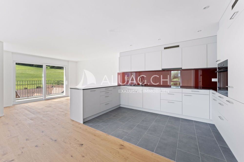 NEUE 4.5 ZIMMER MIT NATURANSCHLUSS - Grosszügig gestalteter Ess- und Wohnbereich ideal für geselliges Beisammensein