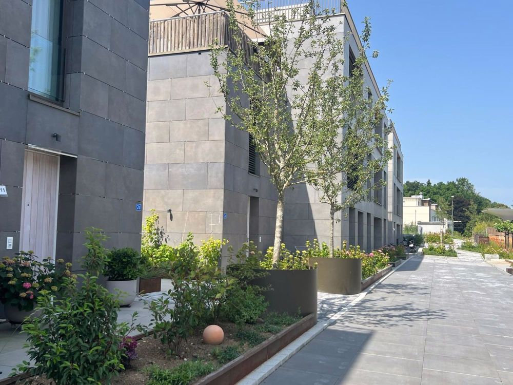 Urbane 3.5 Zimmer-Neubauwohnung in exklusiver Überbauung - Bild 1