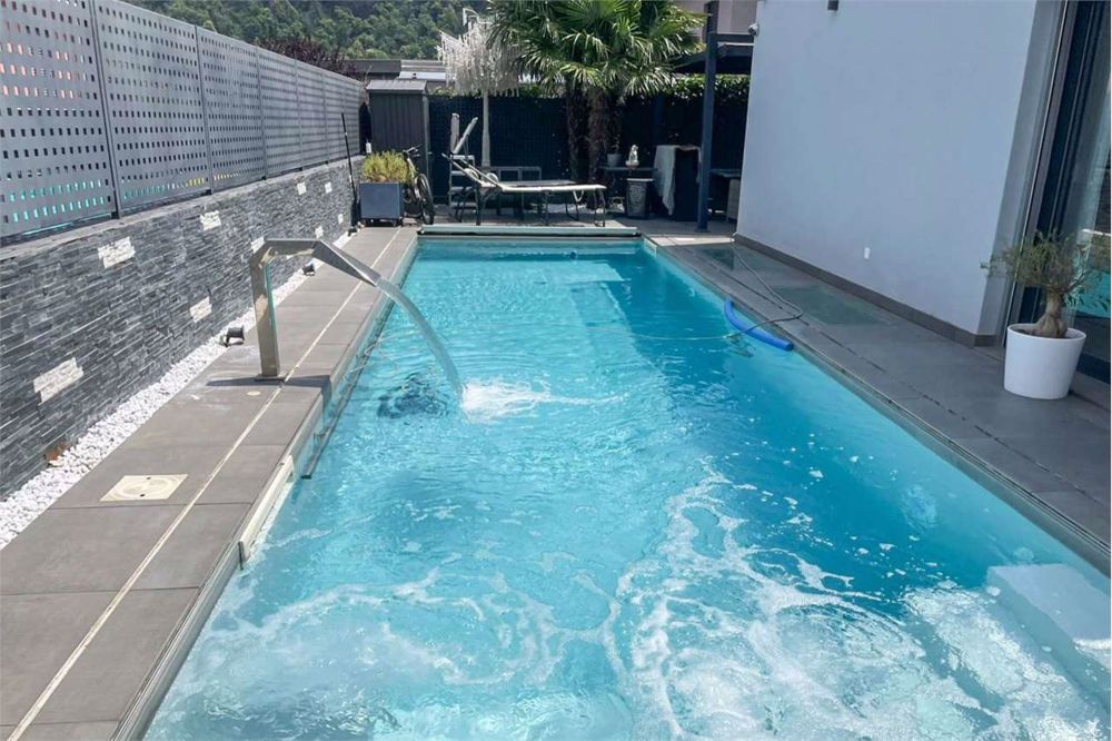 Villa moderna con piscina salina e finiture di pregio - Bild 7