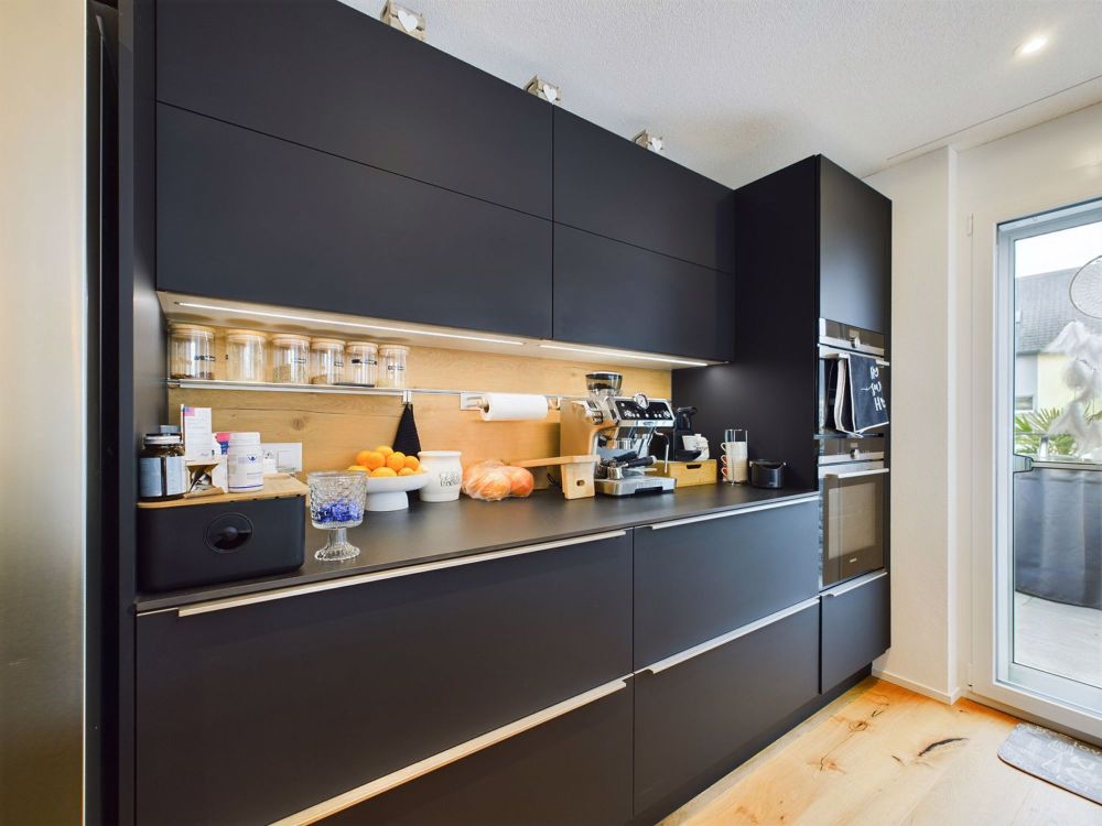 Neuwertige Attikawohnung mit 152 m² Terrasse, Privatlift und Whirlpool - Bild 6