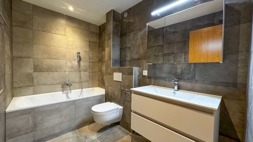 Votre Havre de Paix à Corserey - Appartement de 5.5 pièces à vendre ! - Salle de bain