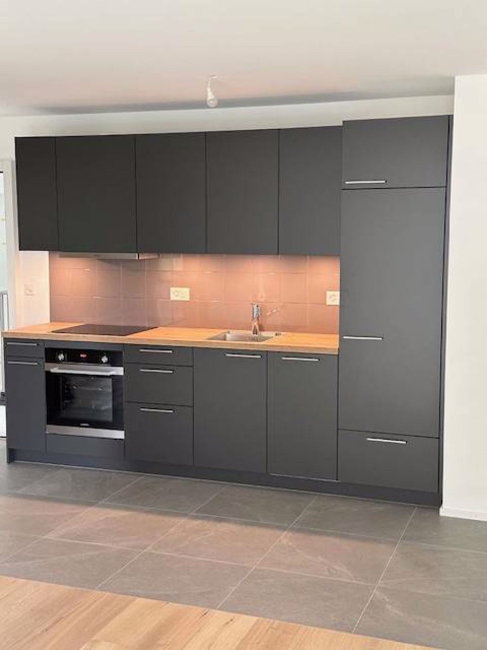 Wohnung 2.5 Zimmer neu, Balkon und innenliegender Parkplatz - cuisine