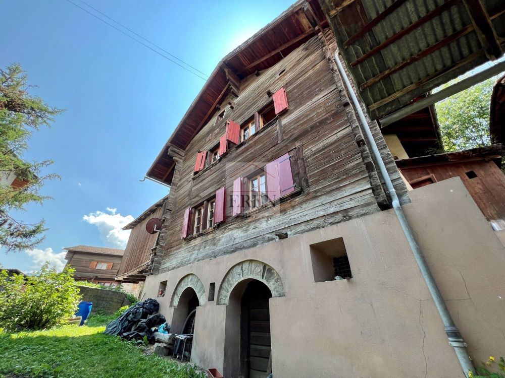 Maison de village multi-appartements à rénover + grange / raccard au coeur du village (Val d'Hérens) - Bild 2