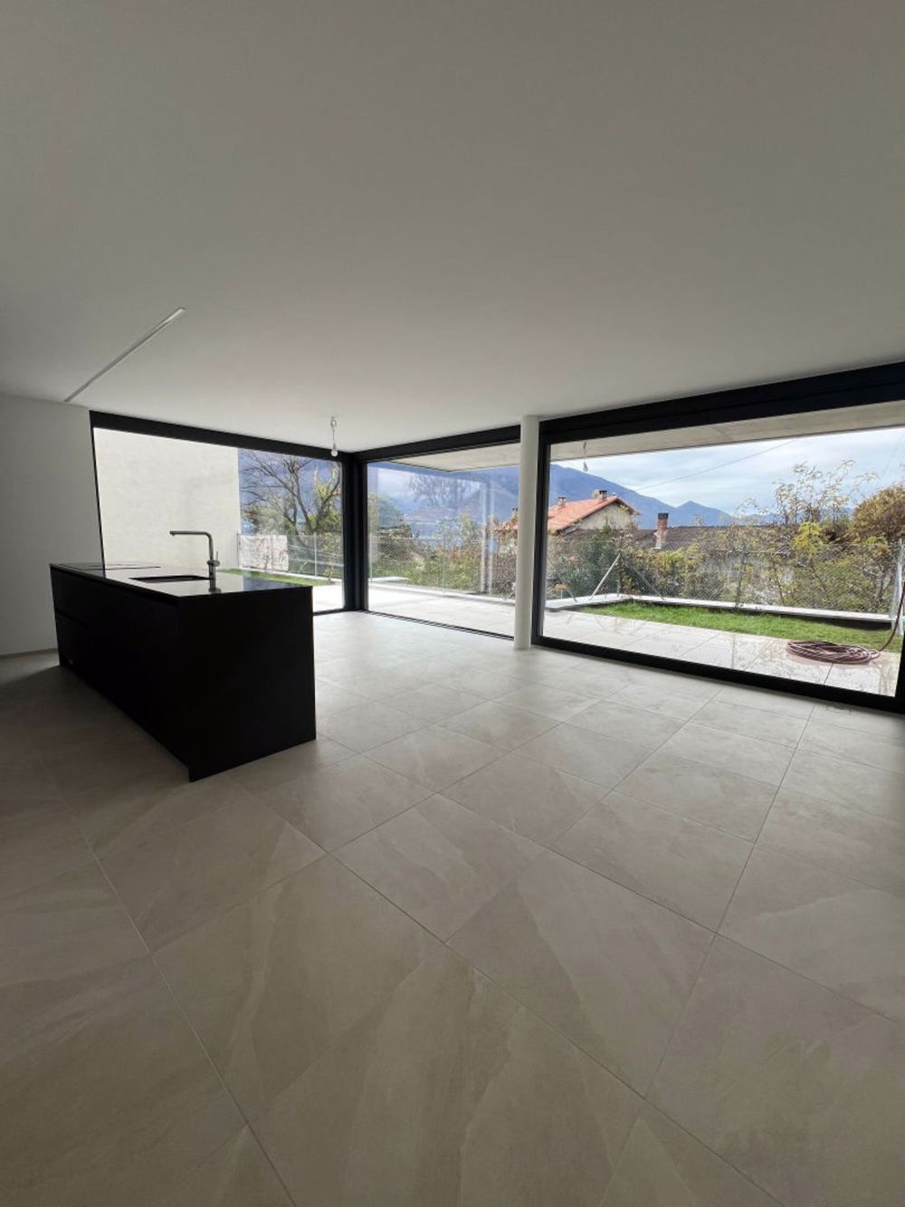 Wohnung, 3.5 Zimmer mit Garten, Tenero - Bild 2