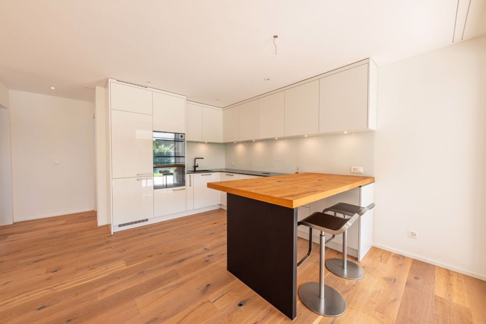 Stilvolle Neubauwohnung mit durchdachtem Wohnkonzept - Bild 2