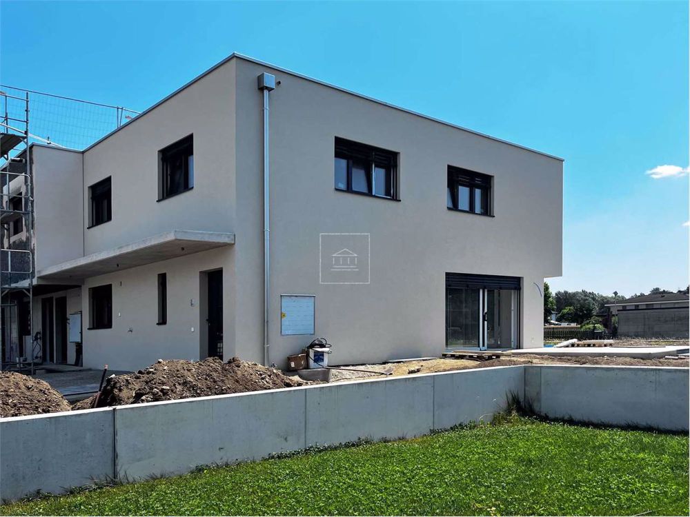 Nuova e moderna villetta con giardino privato - Bild 1