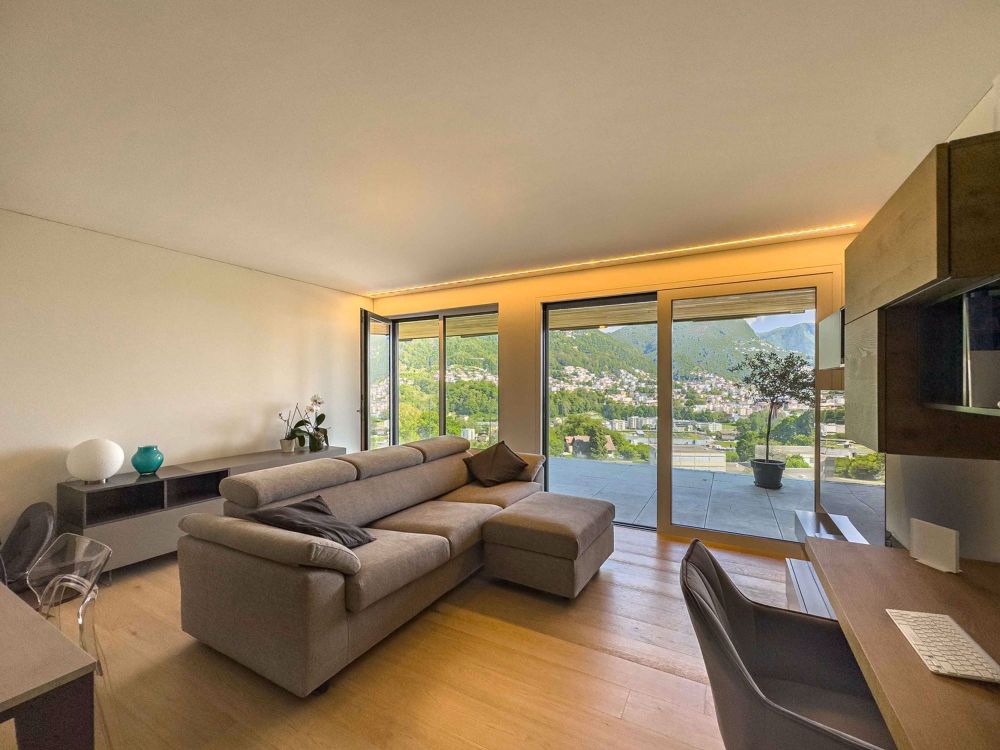 Moderno 2.5 locali con terrazza a Canobbio - Bild 1