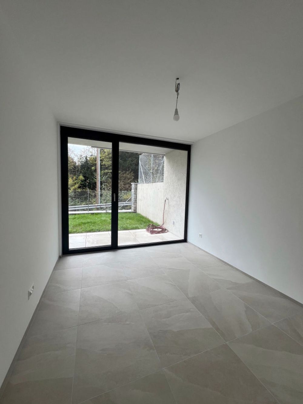 Wohnung mit 3.5 Zimmern und Garten in Tenero - Bild 7