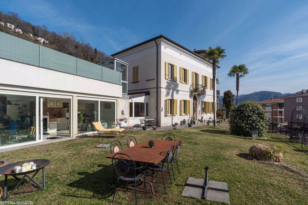 PONTE TRESA – SEEBLICK, ZWEI SCHRITE VOM BAHNHOF UND VON DER GRENZE ZU ITALIEN - Bild 1