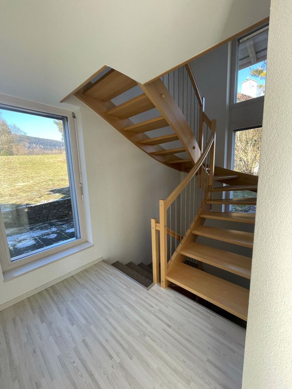 2073 Enges/NE Spacieuse et magnifique villa avec vue et garage double - Bild 10