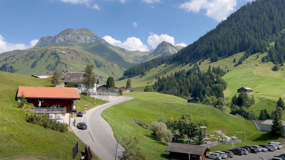 4.5 Zimmer-Terrassenwohnung im Dorfzentrum St. Antönien, Luzein, Prättigau (Zweitwohnung) - Bild 2