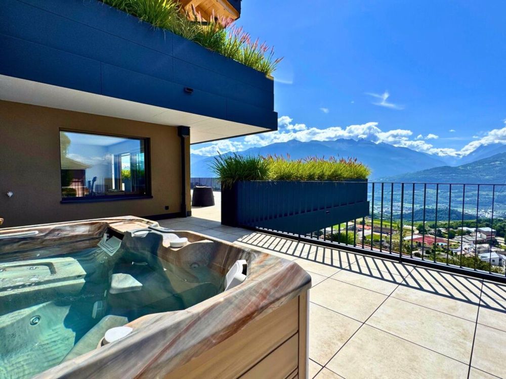 Prachtvolle Wohnung mit atemberaubendem Blick - Bild 1