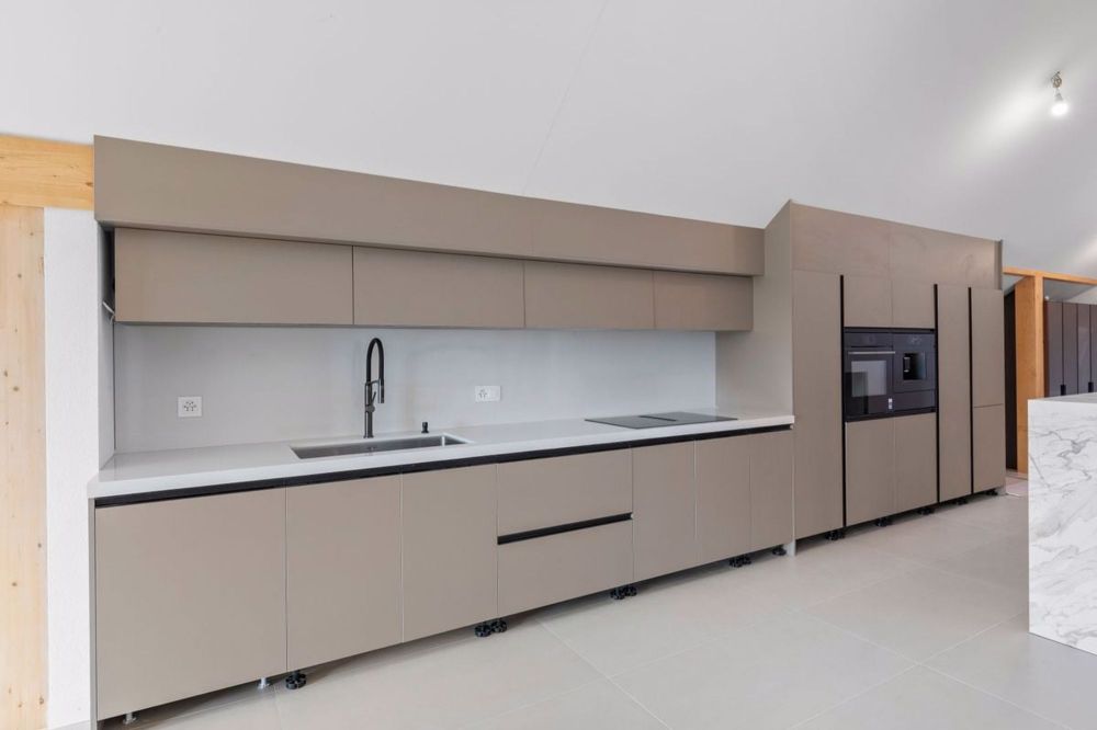 Eleganz von einst und moderner Komfort für diese 4,5-Zimmer-Wohnung in einem denkmalgeschützten Gebäude - Bild 1