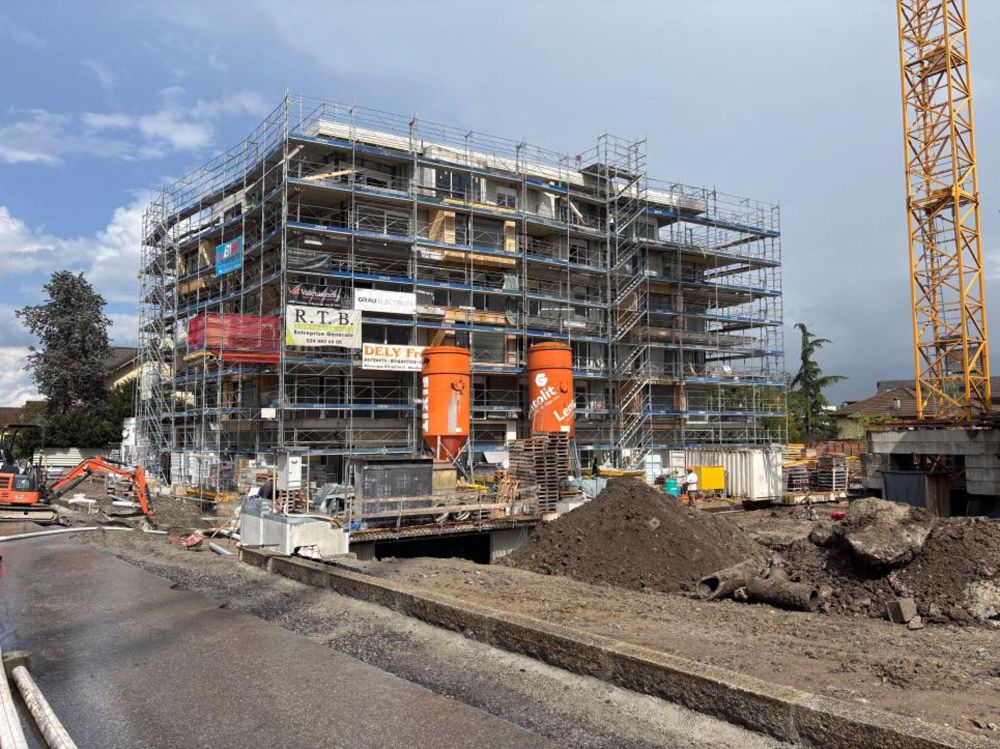 Minergie mit einem großen Balkon im Osten - Bild 1