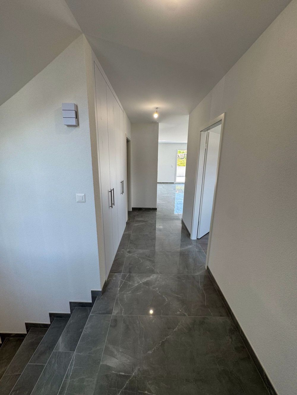 Zwei Schritte vom See entfernt: Neues Reihenhaus mit 5,5 Zimmern und Blick auf den Genfersee! - Bild 3