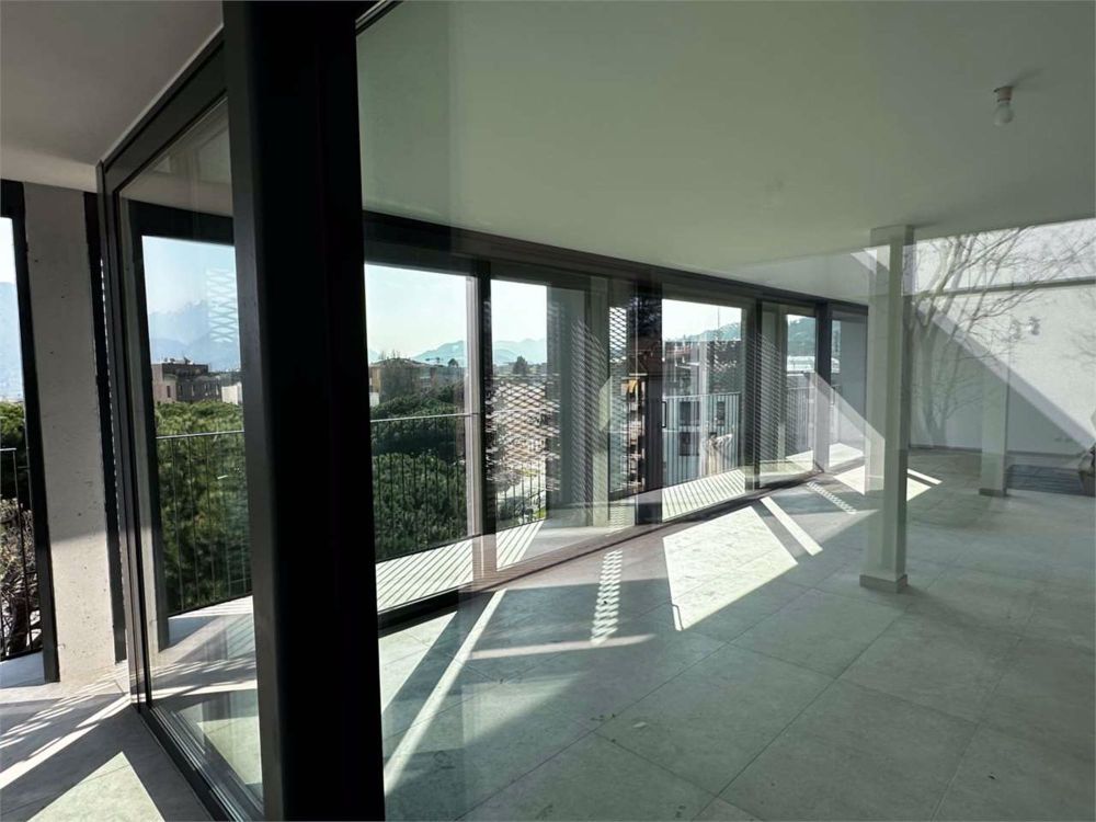 Splendido attico panoramico con ampio terrazzo - Bild 6