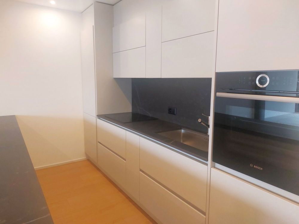 Montagnola: Lussuoso Appartamento con Vista Panoramica e Giardino Privato - Bild 8