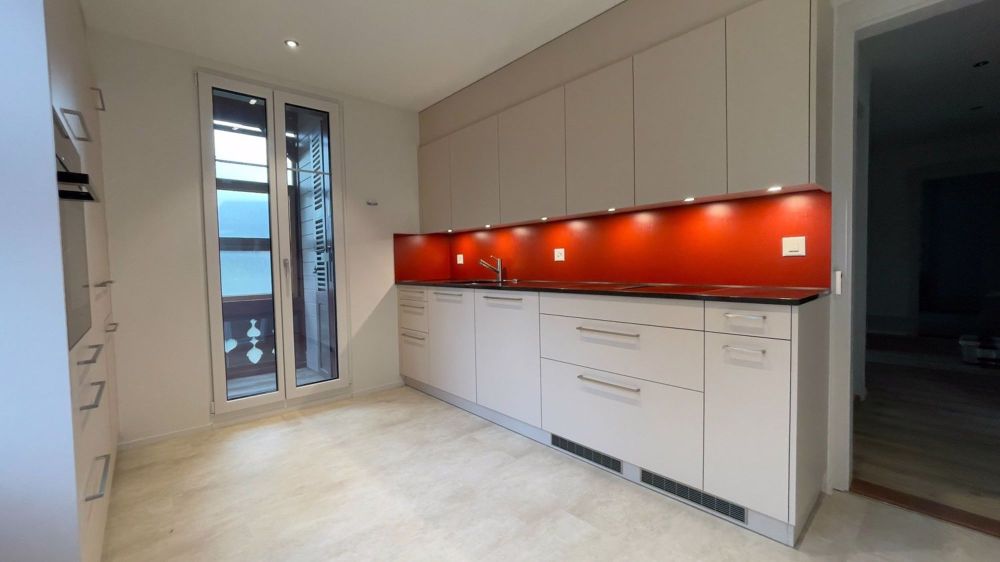 Charmante 4.5-Zimmer-Altbauwohnung mit Balkon in Wimmis - Bild 5