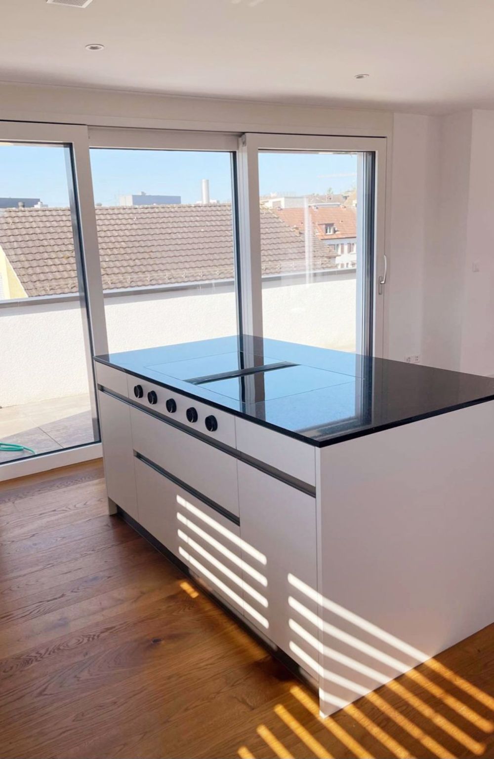 Traumhafte und exklusive Attika-Wohnung in Zürich-Seebach - Bild 4