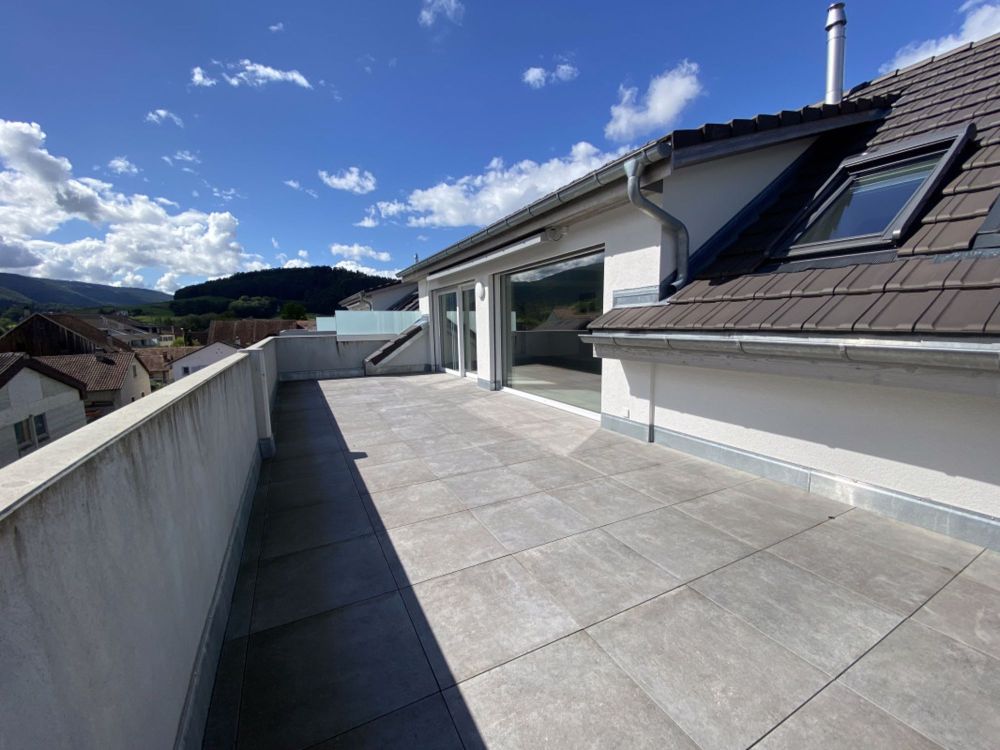 Dachgeschoß - Wohnung (5.5 Zimmer) in ruhiger Lage und im Herzen des Dorfes - Courrendlin - Bild 9