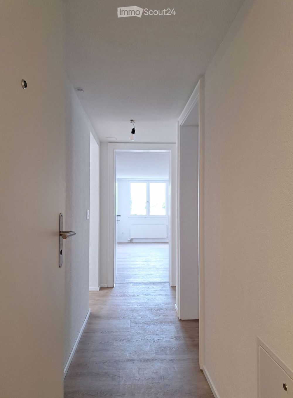 Charmante 5.5-Zimmer-Wohnung mit grosser Terrasse im Zentrum von Einsiedeln - Bild 7