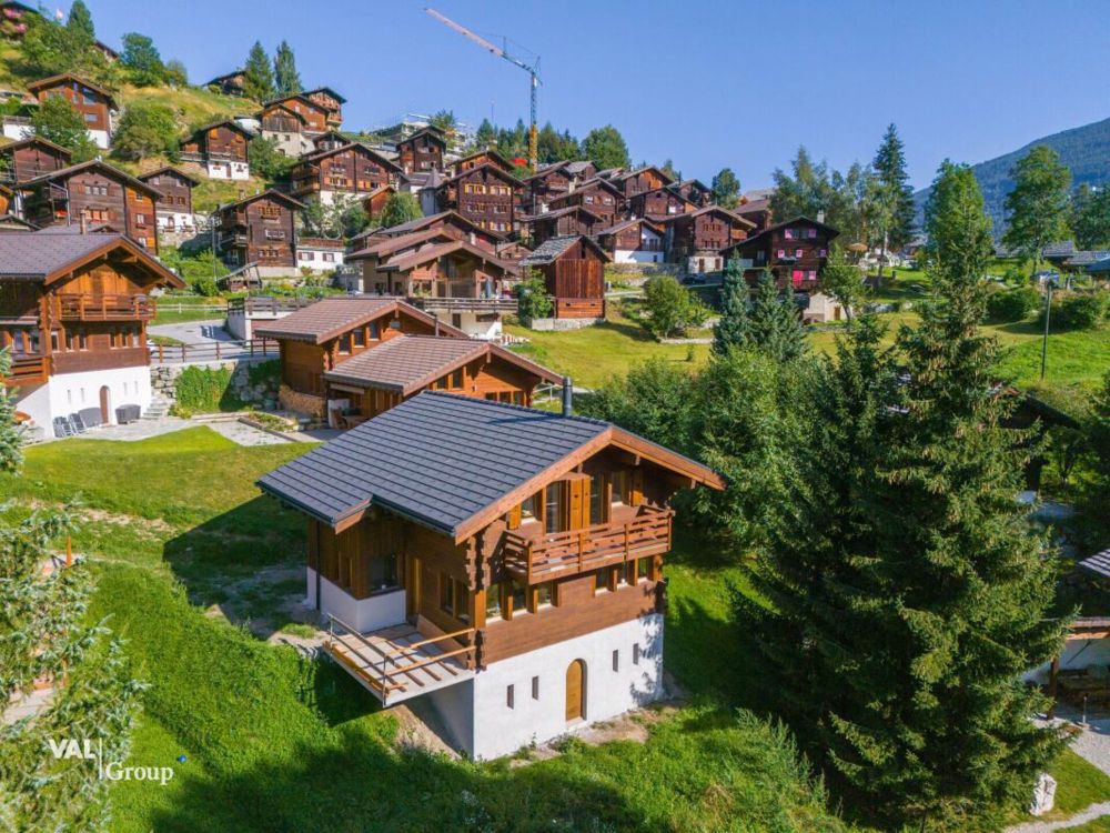SUPERBE GELEGENHEIT - Ein neues Chalet zu einem raren Preis im Herzen des Val d'Anniviers - Bild 1