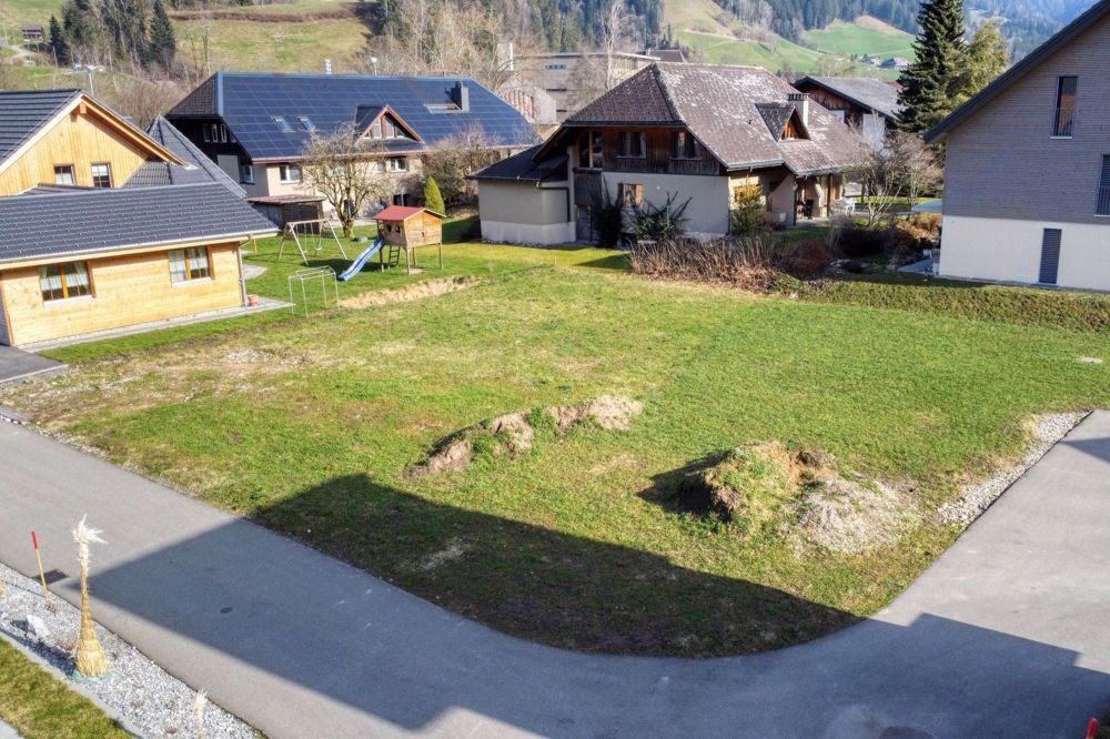 Neubau-Einfamilienhaus in ruhigem Quartier in Eggiwil - Ansicht Parzelle Nordwest