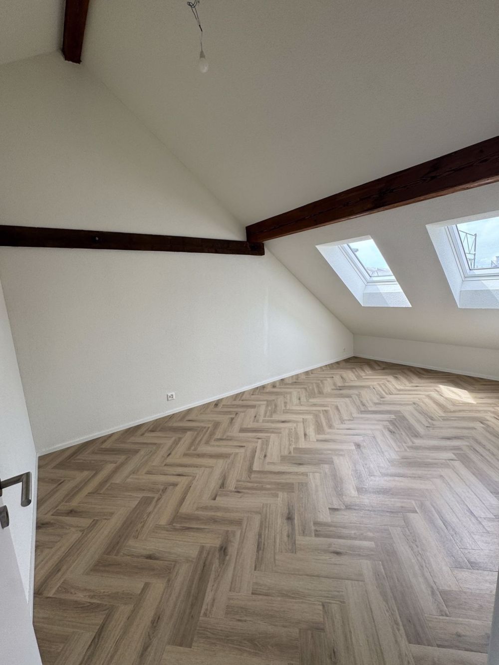 3.5 -Zimmer-Dachwohnung Erstvermietung nach Dachausbau - Bild 8