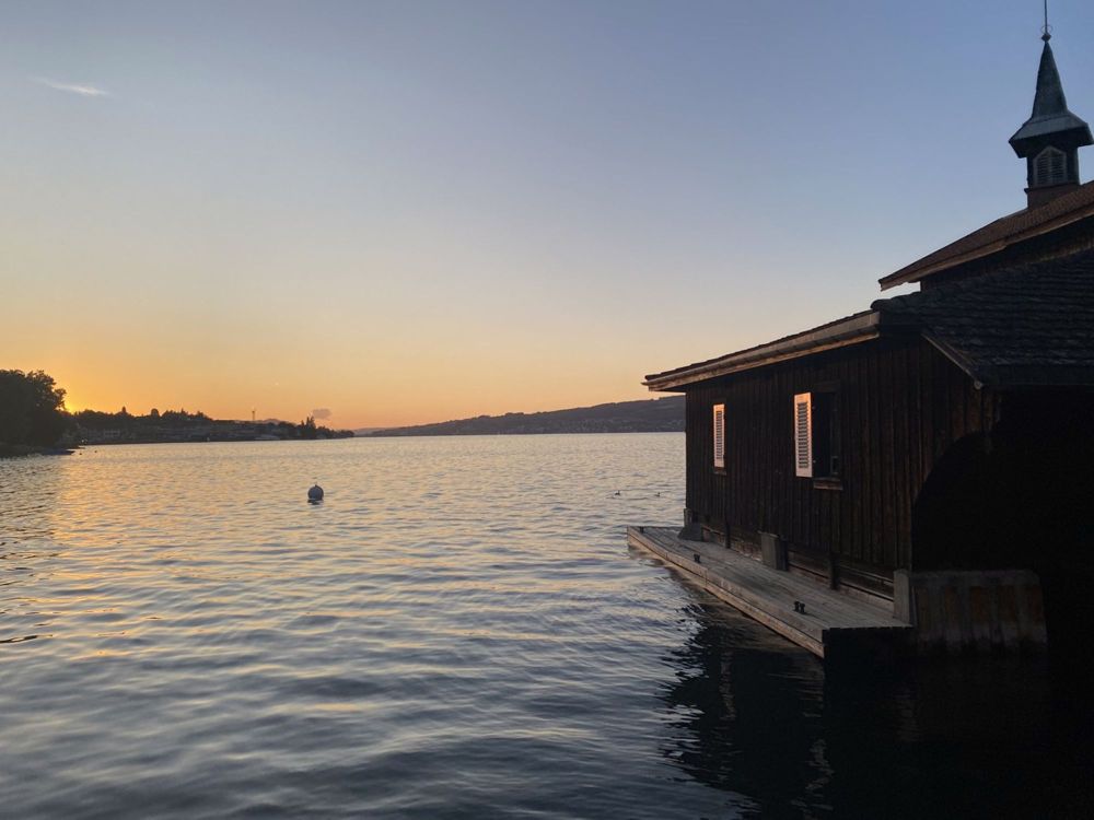 Luxuriöses Lakeshore Townhouse am Zürichsee - Abendstimmung