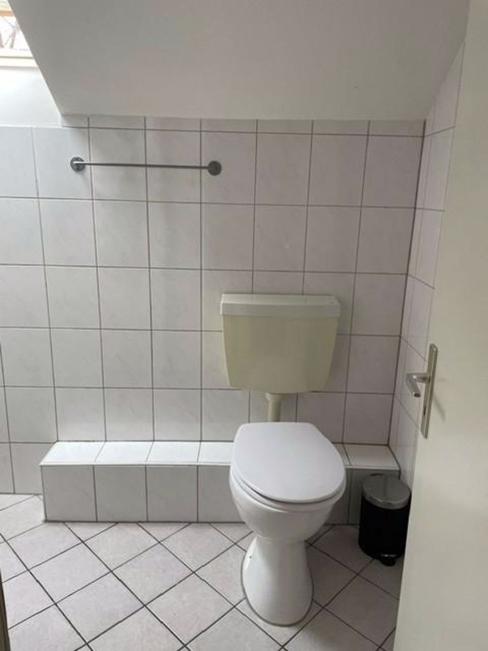 möblierte 1-Zimmer-Dachwohnung - Bild 7
