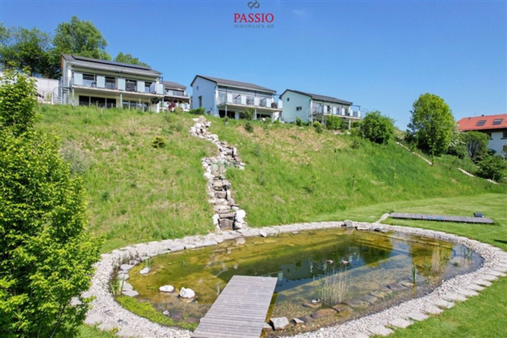 Wohnen mit Weitblick – Neubau-Einfamilienhaus mit Schwimmteichanteil - Bild 2